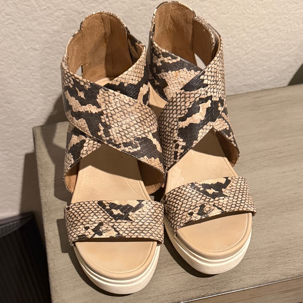 Dr. Scholls Stylish Snake Print Sandals